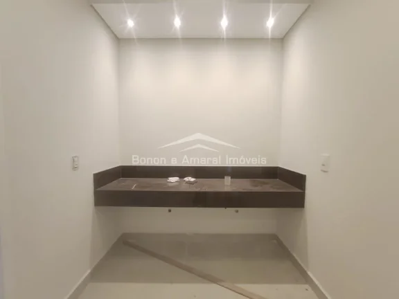 Imagem Casa pronta ´para morar!!!

São 3 suítes sendo duas com closet, bancadas em branco prime e porcel...