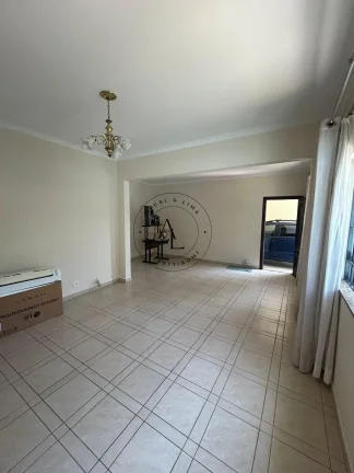 Imagem Casa à Venda no Parque Taquaral - 3 Quartos (1 Suíte) e com Edícula nos fundos - Campinas