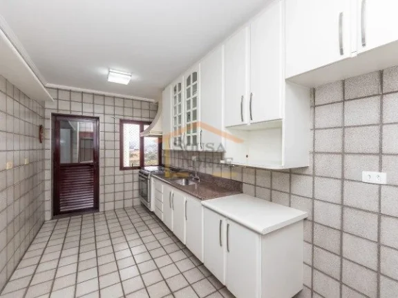 Imagem Apartamento com 136m² de área útil, com 4 dormitórios, sendo 3 suítes, 5 banheiros no total com...