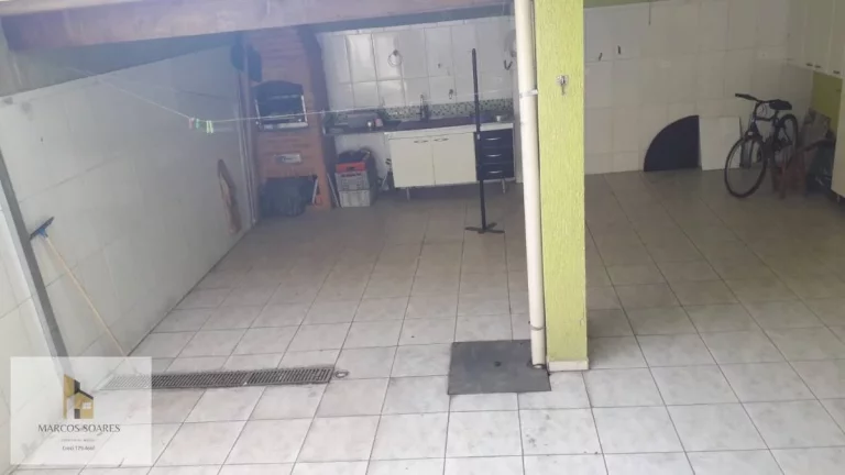 Imagem Sobrado à venda em Osasco, Vila Yara, 152,300m2 com 4 quartos, 8 vagas de garagem