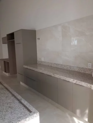 Imagem Casa nova com 3 suítes no Condomínio Acapulco