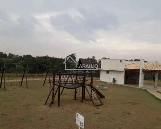 Imagem Casa em Condomínio à venda em Terras de São Francisco com 230m² 3 suítes, 4 vagas