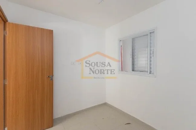 Imagem Apartamento amplo, 2 dormitórios, 1 banheiro, sala dois ambientes, cozinha com gabinete embutido e ...
