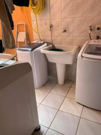 Imagem Sobrado com 4 dormitórios à venda, 270 m² por R$ 678.400,00 - Vila Lucinda - Santo André/SP