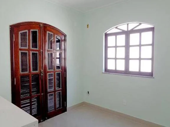 Imagem  CASA 3 QUARTOS C/ 278M² - VILA VALQUEIRE - RJ  Área(s): 282 m² de área terreno, 278 m² de área construída LEILÃO ÚNICO 12/01/2026 - VALOR INICIAL DE VENDA: R$ 483.000,00