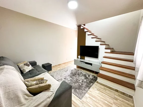 Imagem Sobrado com 2 dormitórios à venda, 195 m² por R$ 680.000,00 - Vila Perreli - Poá/SP