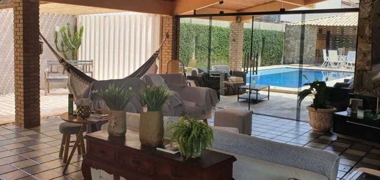 Imagem Casa à venda em rua pública no bairro Coroa do Meio