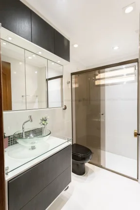 Imagem Apartamento 61M², 2Q, 1 Banheiro, 1 Vaga, Portaria 24h, Armários.
