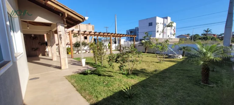 Imagem Casa com 3 quartos sendo uma suíte em Itapoá - Perto da Praia