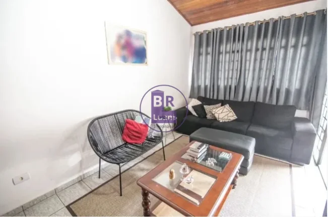 Imagem Sobrado á Venda em ótima localização