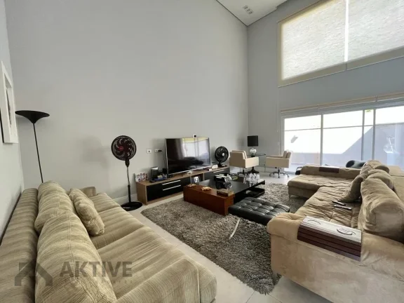 Imagem Casa de Condomínio em Alphaville - Santana de Parnaíba, SP