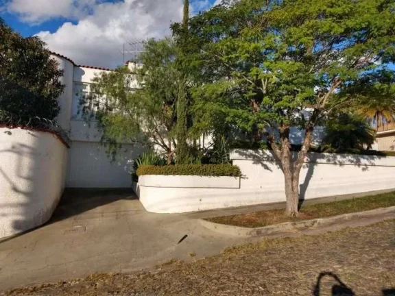 Imagem Confira esta linda casa em bairro tradicional de Barbacena/MG - Mansões!