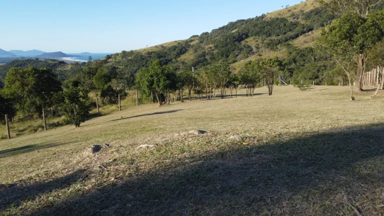 Imagem Terreno de 6.849,71 m² com Vista para Lagoa e Praias - Garopaba e Paulo Lopes-SC