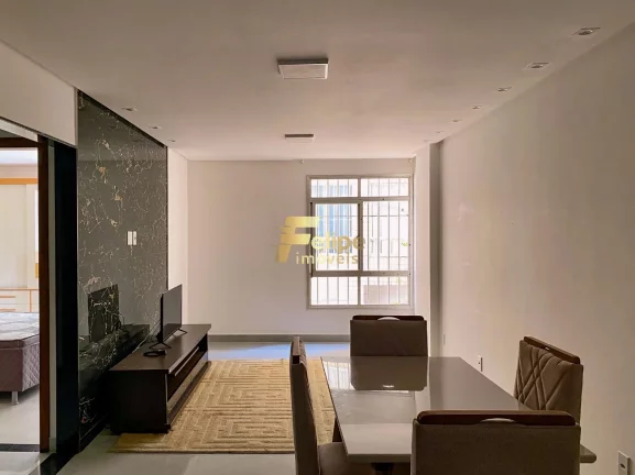 Imagem UM LINDO APARTAMENTO COM PRÉDIO NA FRENTE DA PRAIA.