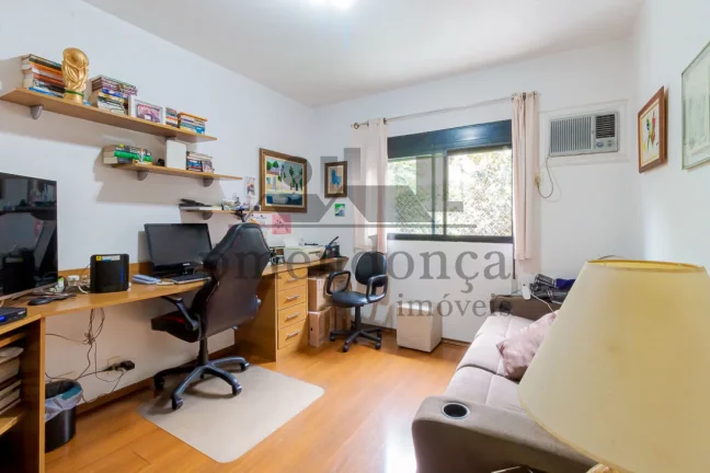 Imagem Apartamento em Perdizes com 3 quartos (1 suíte) e 2 vagas, 155m².