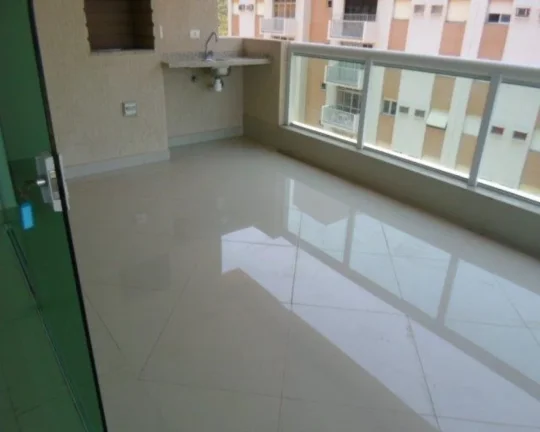 Imagem Apartamento à venda no Guarujá na Praia das Pitangueiras.