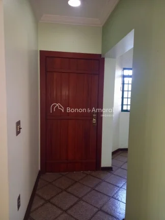 Imagem Este imóvel térreo é ideal para quem busca conforto e sofisticação. Com quatro suítes, todas e...