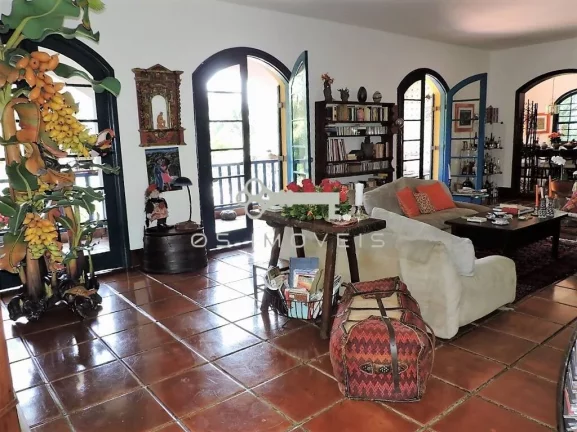 Imagem Apmpla Casa colonial no Cond. Granja Velha ! 5 dorms / 3 sts - Rua FECHADA!