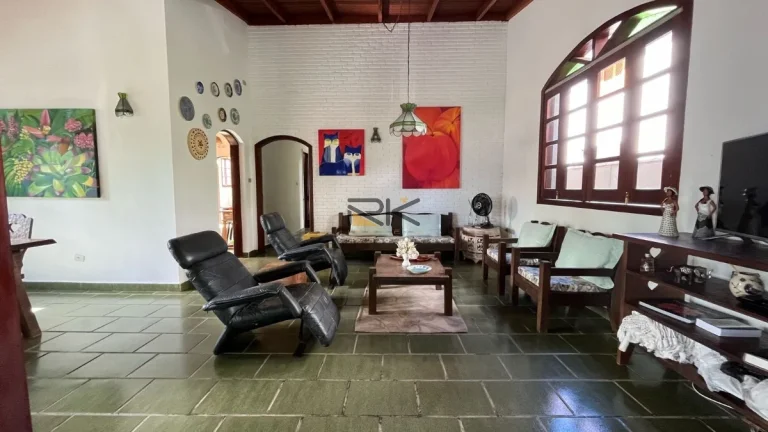 Imagem CASA EM CONDOMINIO FECHADO COM 3 DORMITÓRIOS,2 VAGAS DE GARAGEM,SALA 2 AMBIENTES