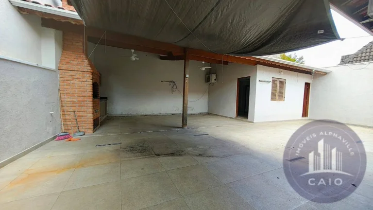 Imagem Casa para Retrofit com 220m² por R$ 1.845.000,00 - Alphaville/ SP