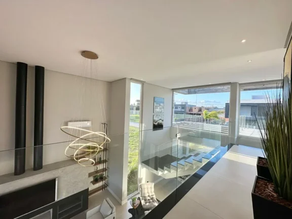 Imagem Casa em Condominio 4 Dormitórios - Bairro Centro