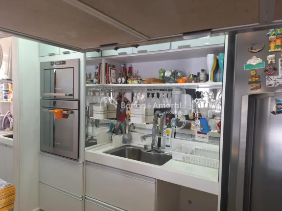 Imagem Descubra o conforto e a sofisticação de viver em um apartamento que combina design contemporâneo,...