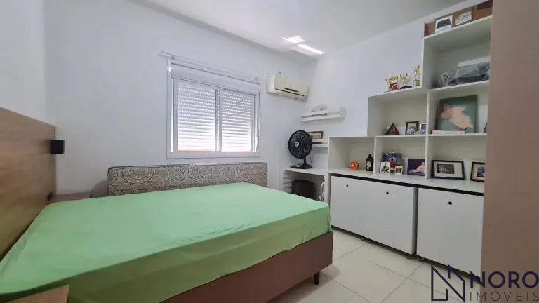 Imagem Casa de 2 Dormitórios com Suíte, Pátio e Garagem em Santa Maria