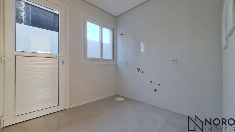 Imagem Casa de 220m² no Condomínio Fechado – Suíte Master, Espaço Gourmet e Amplo Pátio