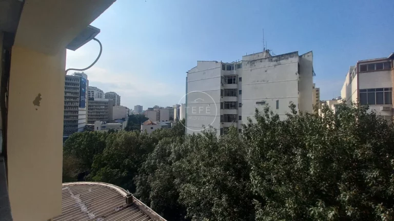 Imagem SALA COMERCIAL na PRAÇA SAENS PENA - R$ 190.000