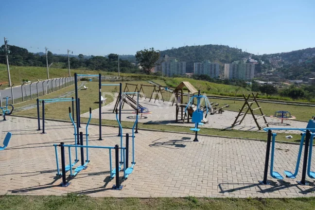 Imagem Sobrado 3 suítes, 4 vagas, Bairro Vila Porto 1