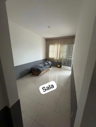 Imagem Casa para Venda em Rio de Janeiro, Campo Grande, 2 dormitórios, 1 banheiro, 3 vagas