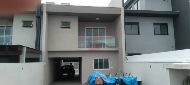 Imagem SOBRADO com 3 dormitórios à venda por R$ 899.000,00 no bairro Alto Tarumã - PINHAIS / PR