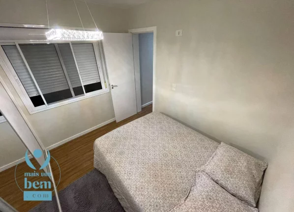 Imagem Sobrado mobiliado em condomínio fechado com Piscina, 3 quartos e Cinema no Ático, à venda, 139 m² por R$ 1.290.000 - Santa Cândida - Curitiba/PR