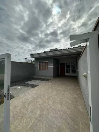 Imagem Casa com 3 dormitórios sendo 1 suíte e 2 vagas de garagem em Itapoá