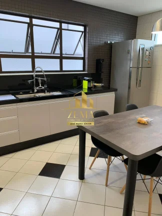 Imagem Sobrado atualizado, 290m2, 500m2 de area, 03 suites, Amplo gourmet, Jacuzzi