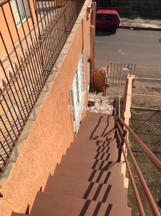 Imagem Sobrado com localização central e pátio amplo