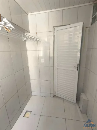 Imagem Casa no 2° Pavimento com 2 Quartos para Locação Anual no Bairro Muquiçaba - Guarapari/ES