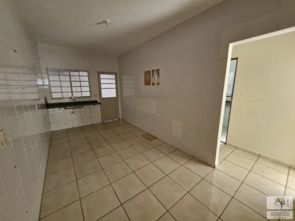 Imagem Casa para Venda em Aparecida de Goiânia, Independência, 3 dormitórios, 1 suíte, 2 banheiros, 2 vagas
