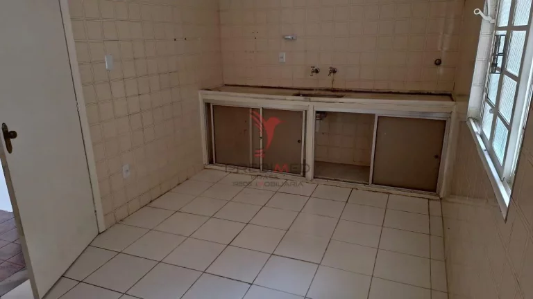 Imagem ...lt;br...gt;...Oacute;tima casa a venda com 3 quartos, sala de estar, sala de jantar, copa cozinha...