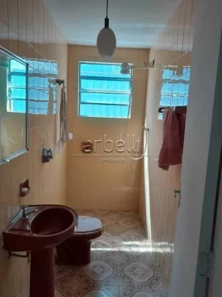Imagem Casa com 150 M² com 2 dormitórios, 1 banheiro, sala, cozinha, área serviços, quintal, vaga de ga...