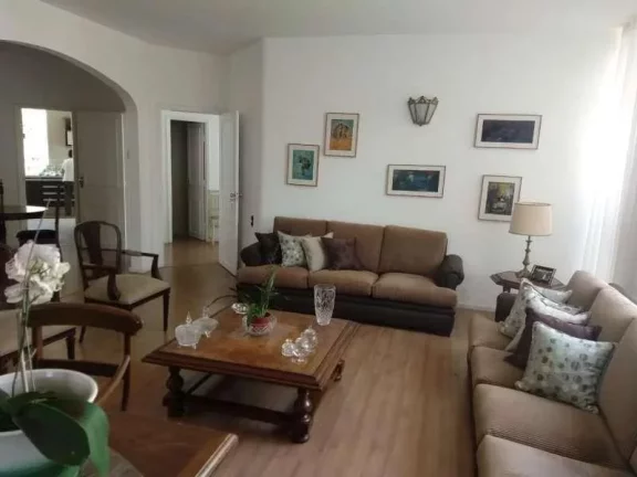 Imagem Confira esta linda casa em bairro tradicional de Barbacena/MG - Mansões!
