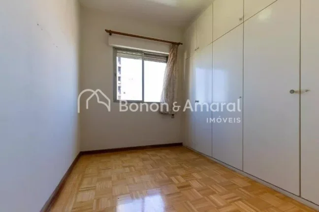 Imagem Apartamento acolhedor à venda, com sala para 3 ambientes, 3 quartos e 1 banheiro, além de cozinha ...