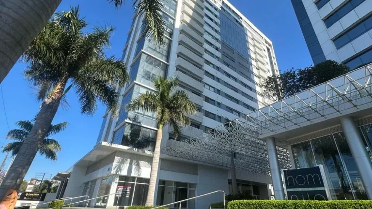 Imagem Studio à venda em Porto Alegre, Chácara das Pedras, com 1 quarto, 38,4m²