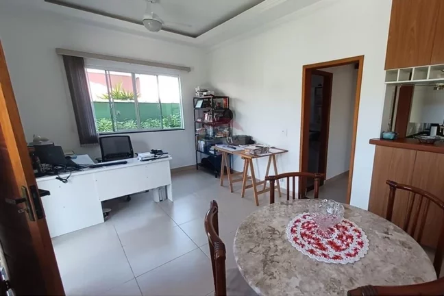 Imagem Casa em condomínio fechado,dois dormitórios e suíte.