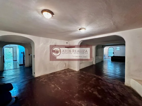Imagem Sua Oportunidade batendo a sua Porta. Vendo casa em Interlagos 380m² com 4 quartos. VALOR VENDA: R$ 1.600.000 IPTU (anual): R$ 14.205 380 m2 útil 4 dormitórios 2 suítes 6 banheiros Sala de TV ️ Cozinha americana ️ Despensa Lavabo Lavanderia 6 vagas Churra