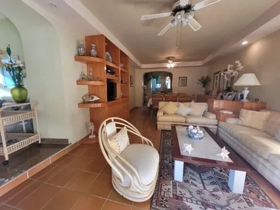Imagem PITANGUEIRAS - CALÇADÃO C/ MARAVILHOSA VISTA MAR, EXCELENTE APTO COM 139 M² ÚTEIS, 02 VAGA DE GARAGENS NO PRÉDIO, CHURRASQUEIRA E SALÃO DE FESTAS