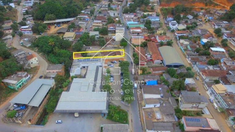 Imagem Casa à venda - 05 Quartos (03 Suíte) - Centro - Mantena/MG