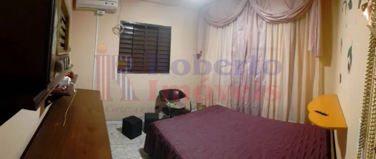 Imagem Casa Frente Avenida Comercial com Alto Potencial de Valorização