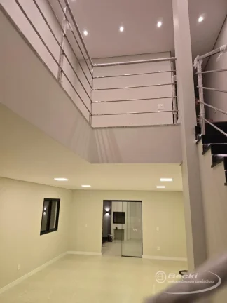 Imagem Casa Alto Padrão Geminada no bairro América - Joinville