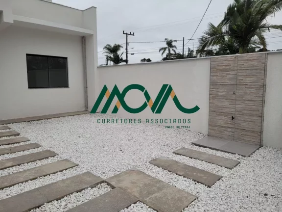 Imagem Casa com Piscina em Itapoá, 3 quartos sendo 1 suíte, pertinho da praia!